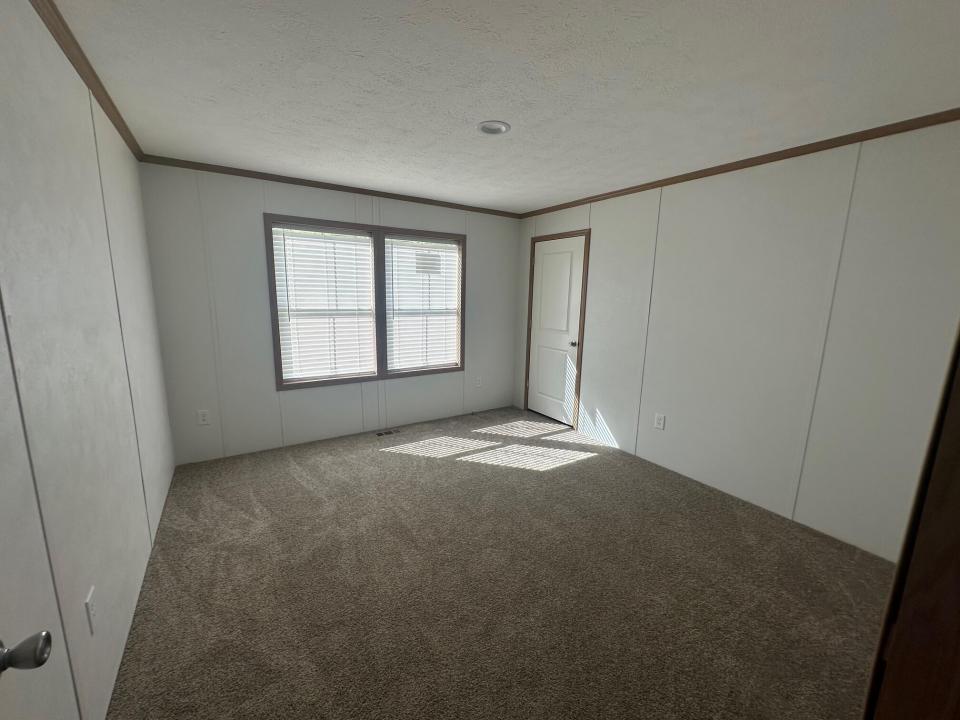 246 Bear Swamp Rd bed 1