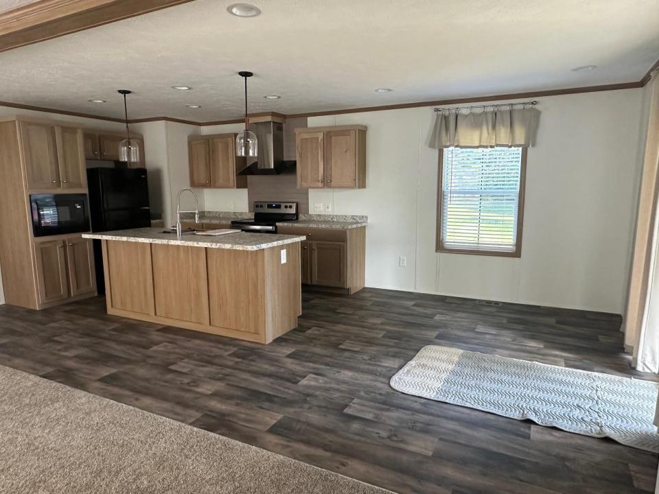 246 Bear Swamp Rd Kit-Dining