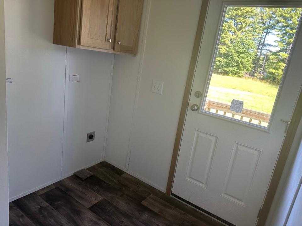 246 Bear Swamp Rd laundry