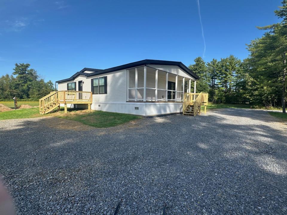 246 Bear Swamp Rd Side front