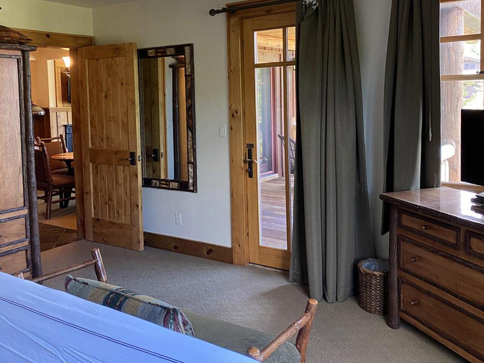 Bedroom_1