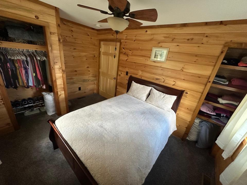 1875 Rt 374 bed 1