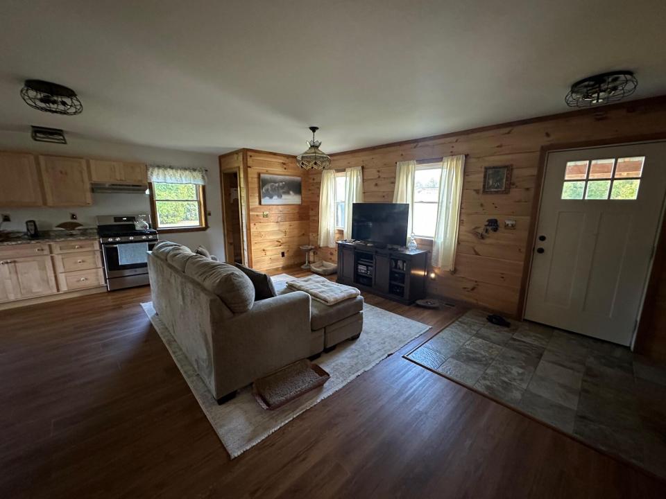 1875 Rt 374 livingroom