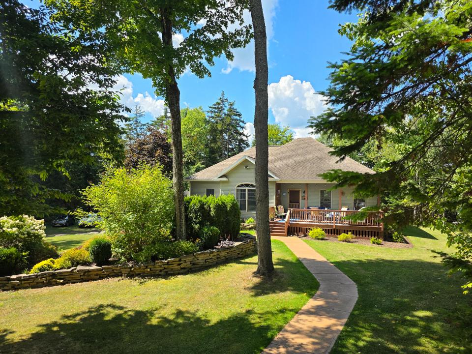 LB 14 Tamarack Dr-1