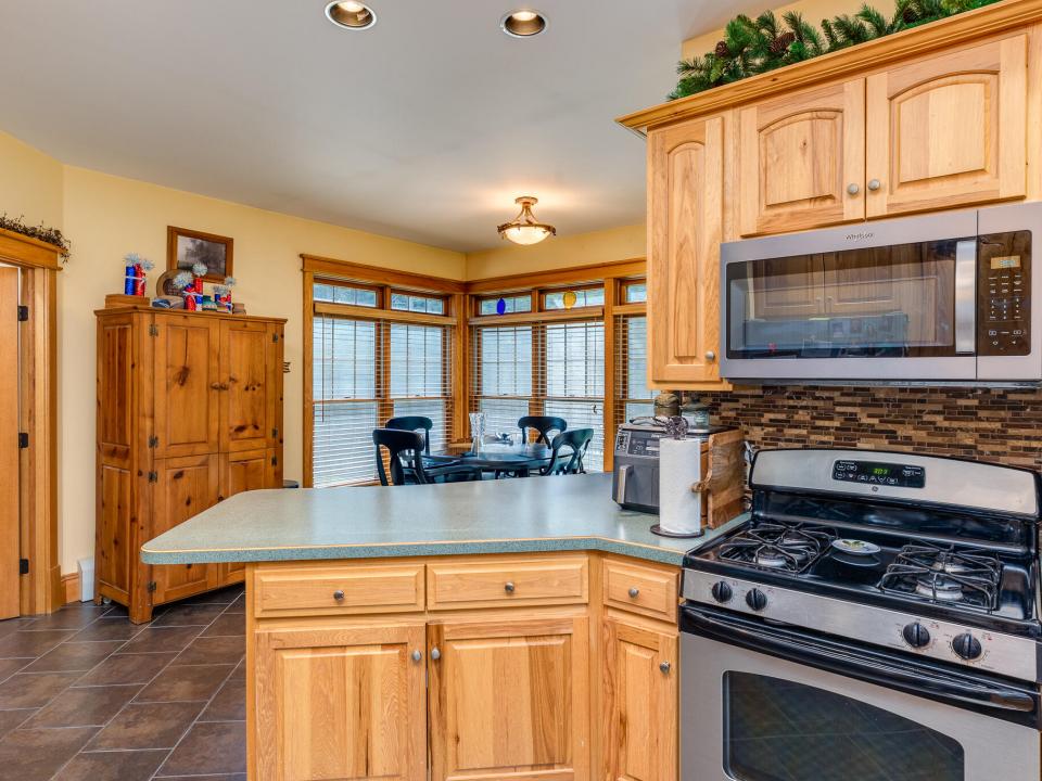LB 14 Tamarack Dr-44