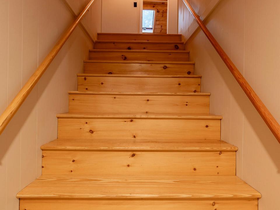 JayHomeOnSignor_Stairway