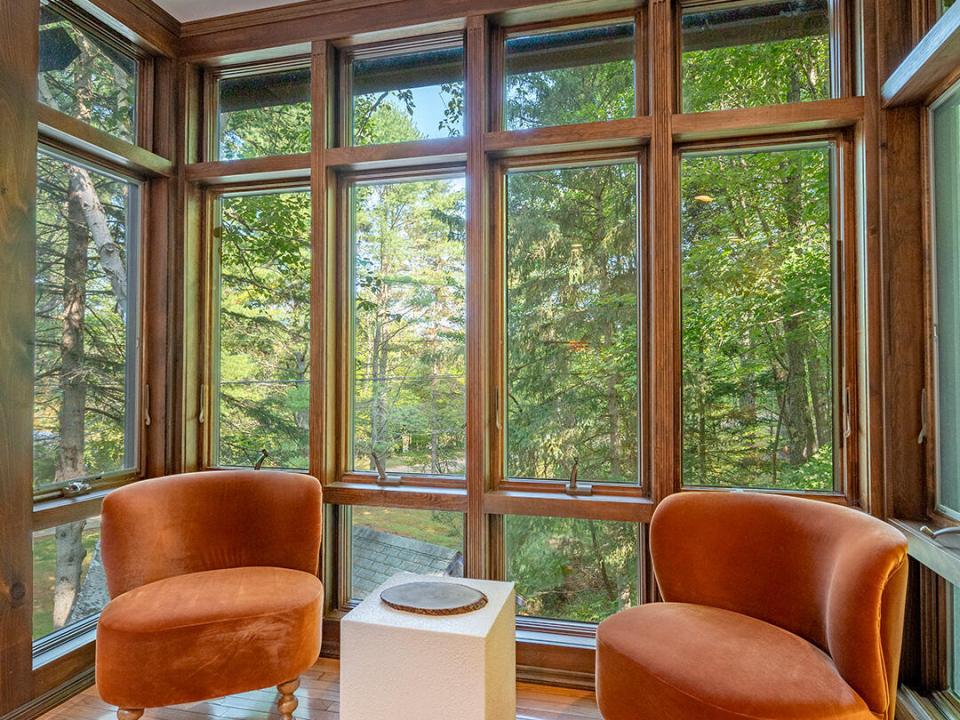 JayHomeOnSignor_LR_SittingArea_V