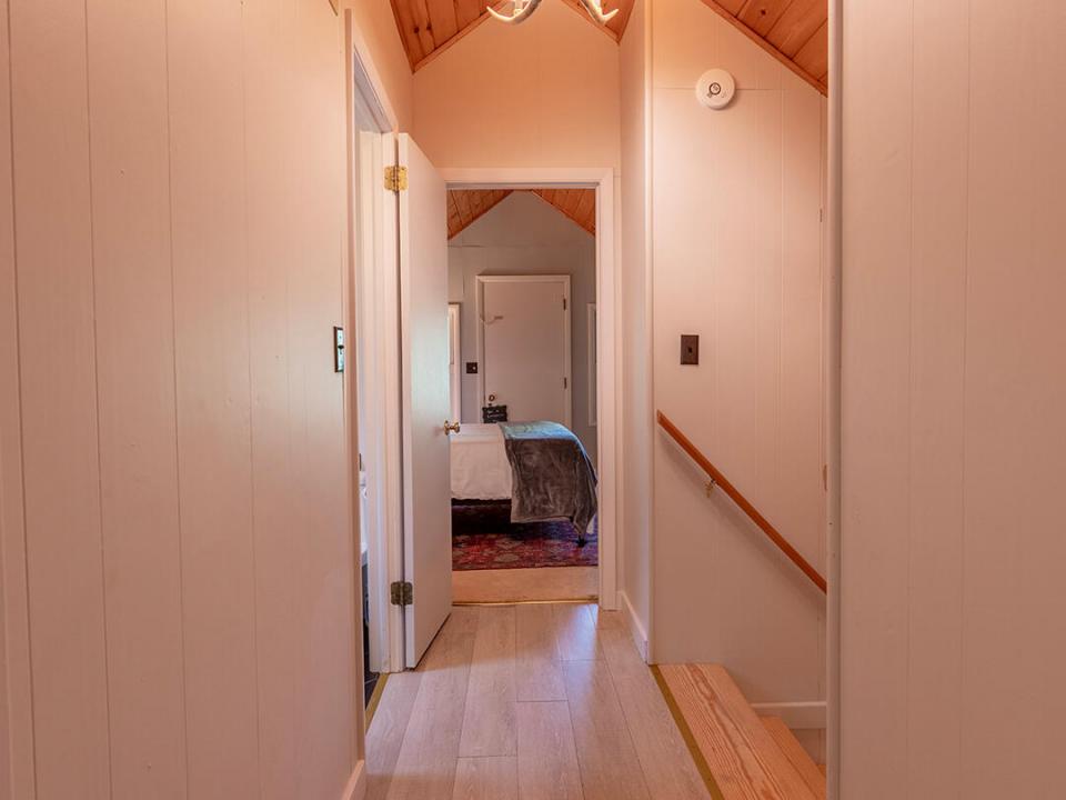 JayHomeOnSignor_Landing JayHomeOnSignor_Landing