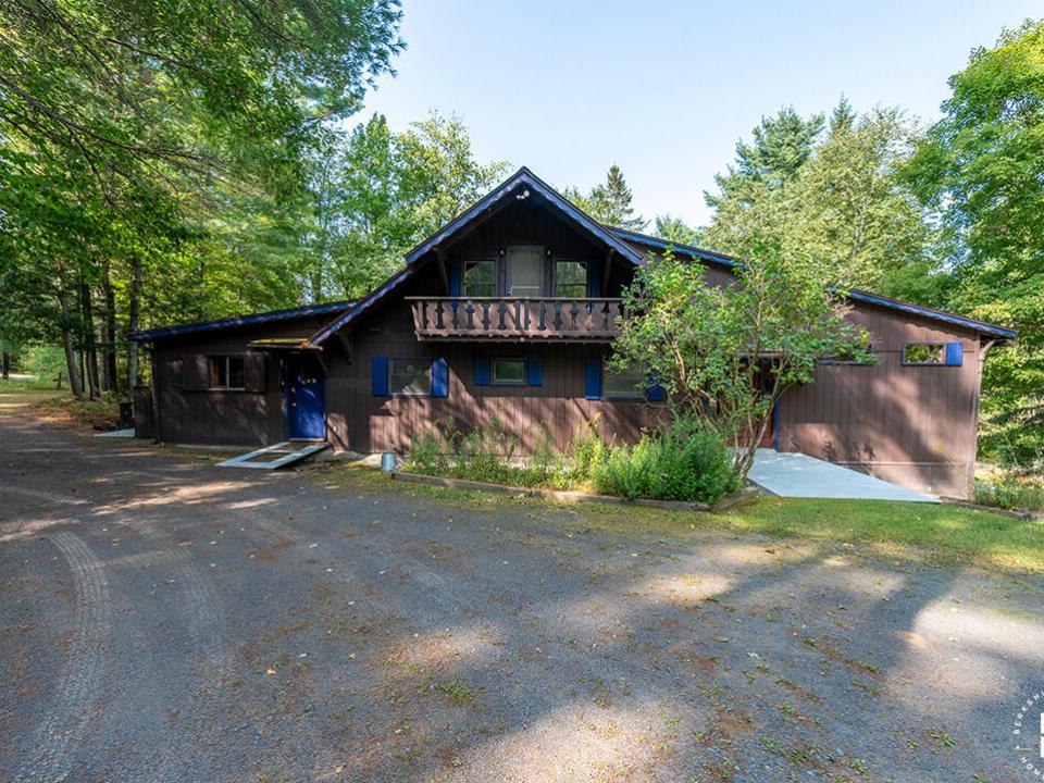 JayHomeOnSignor_Exterior JayHomeOnSignor_Exterior