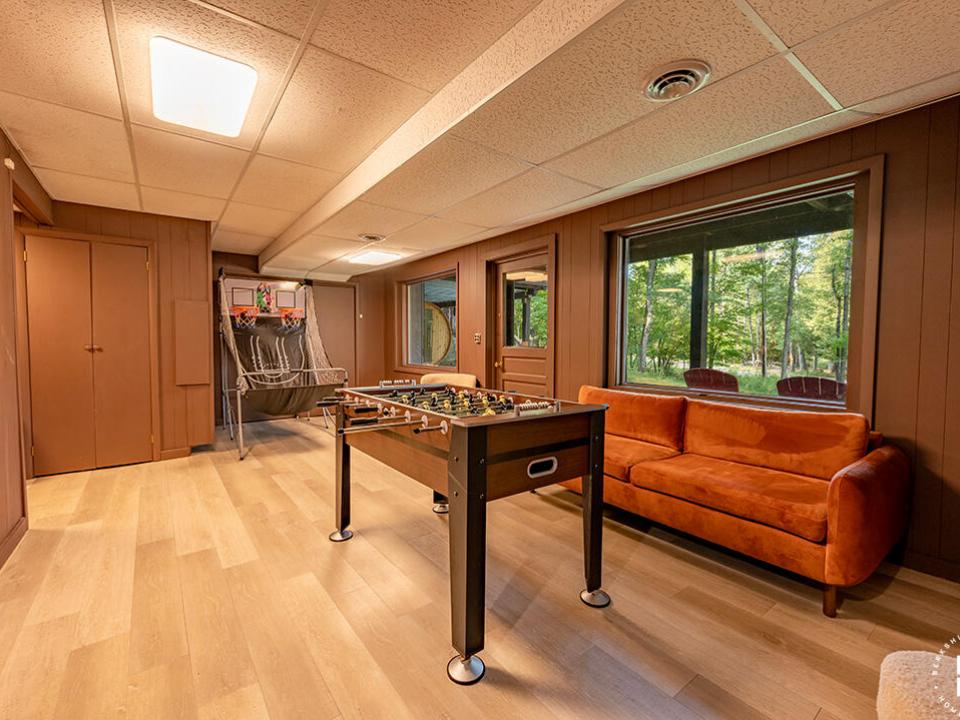 JayHomeOnSignor_EntertainmentRoom_R JayHomeOnSignor_EntertainmentRoom_R