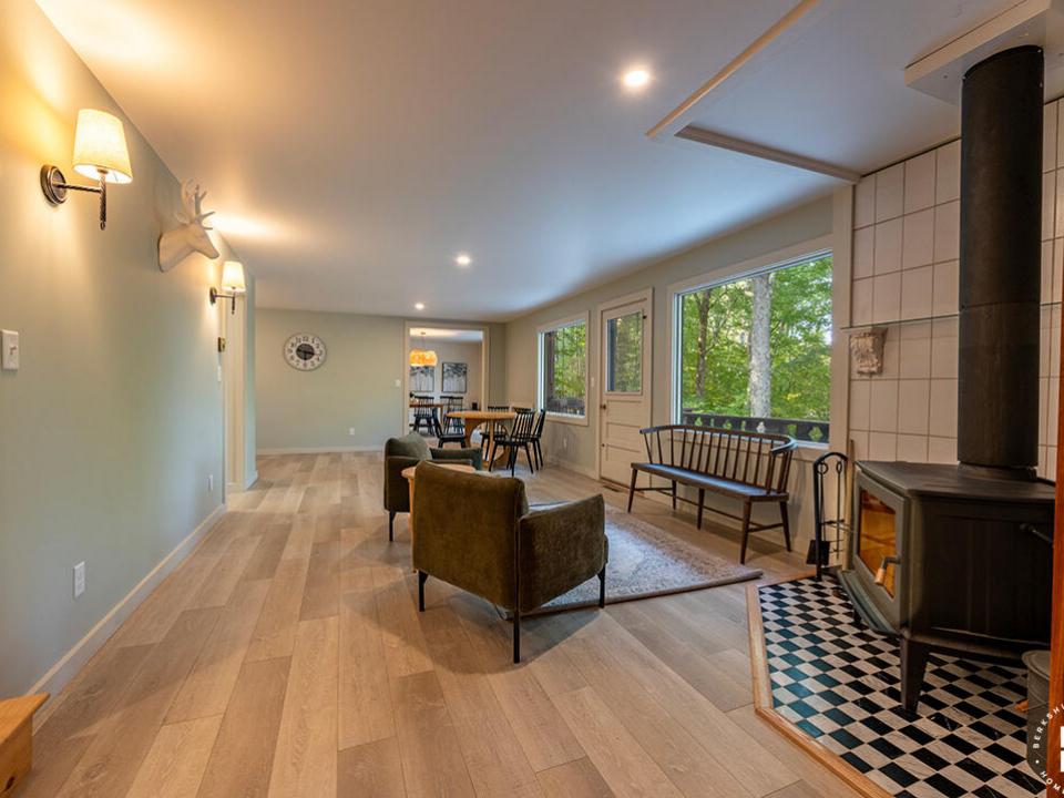 JayHomeOnSignor_Den_From_LR JayHomeOnSignor_Den_From_LR