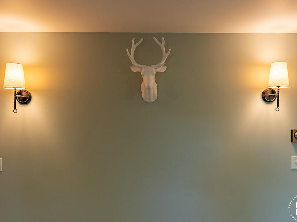 JayHomeOnSignor_Den_Deer