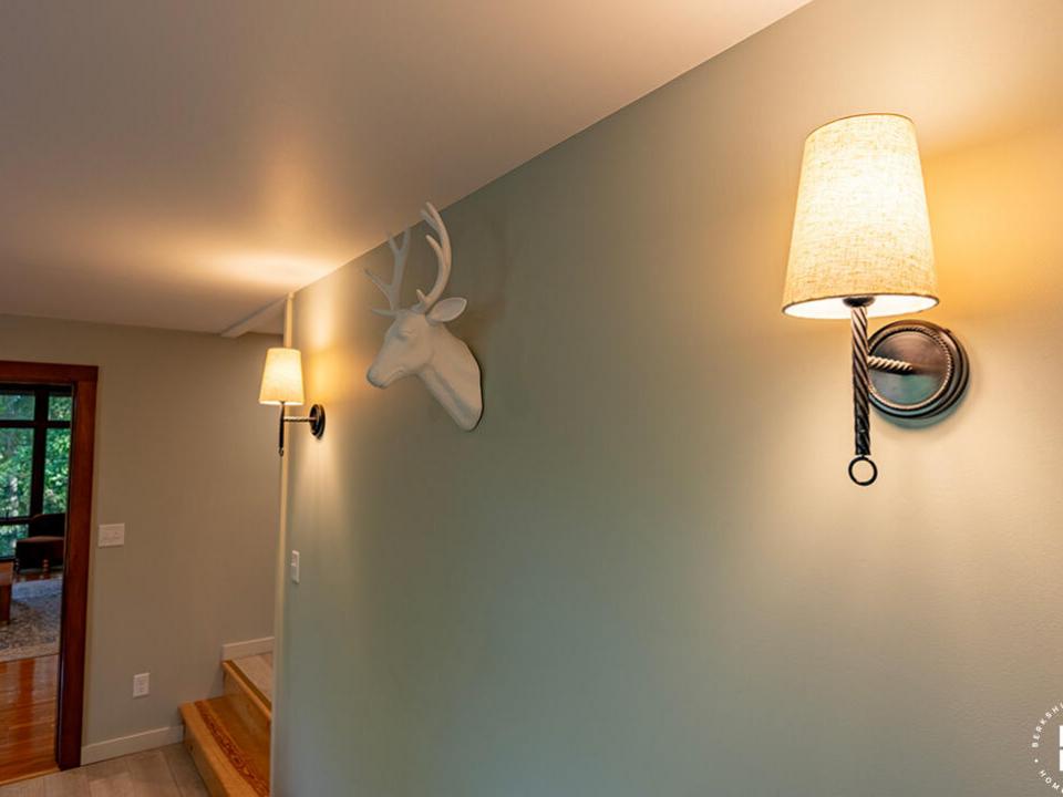 JayHomeOnSignor_Den_Deer_R