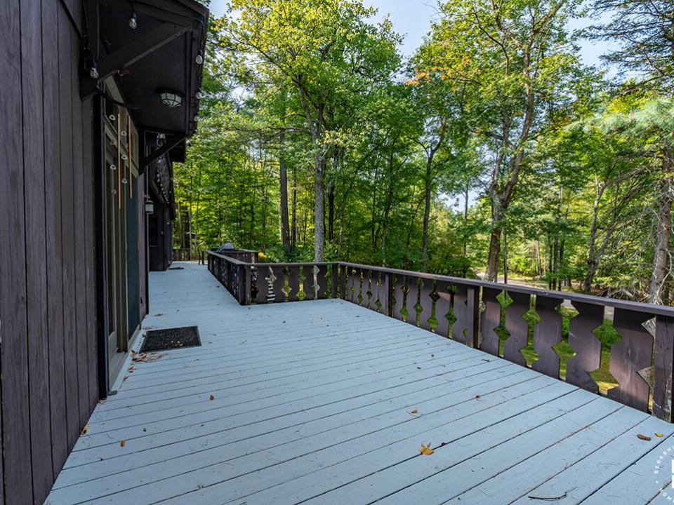 JayHomeOnSignor_Deck_R JayHomeOnSignor_Deck_R