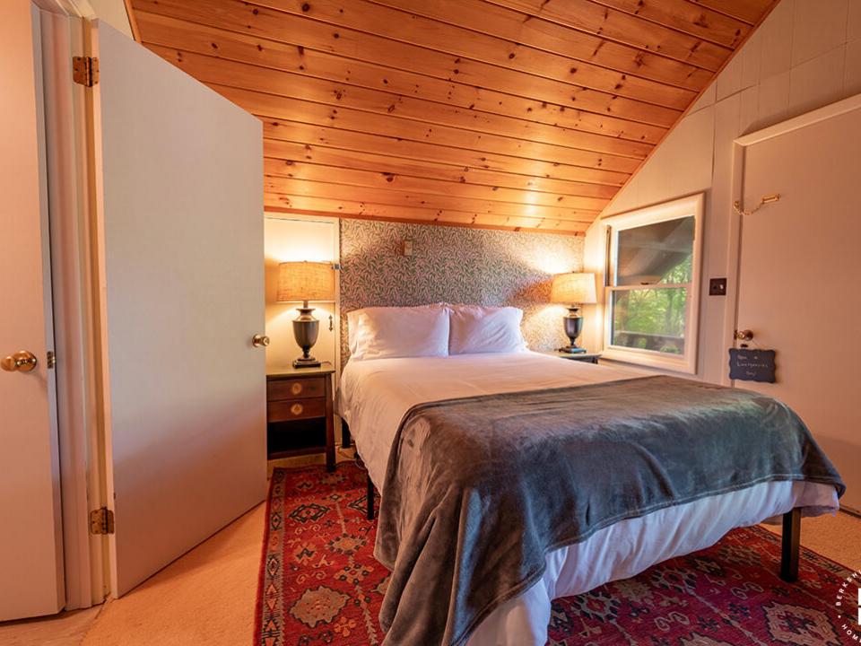 JayHomeOnSignor_Bedroom4 JayHomeOnSignor_Bedroom4