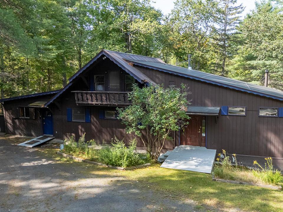 JayHomeOnSignor_A_Exterior_Front JayHomeOnSignor_A_Exterior_Front