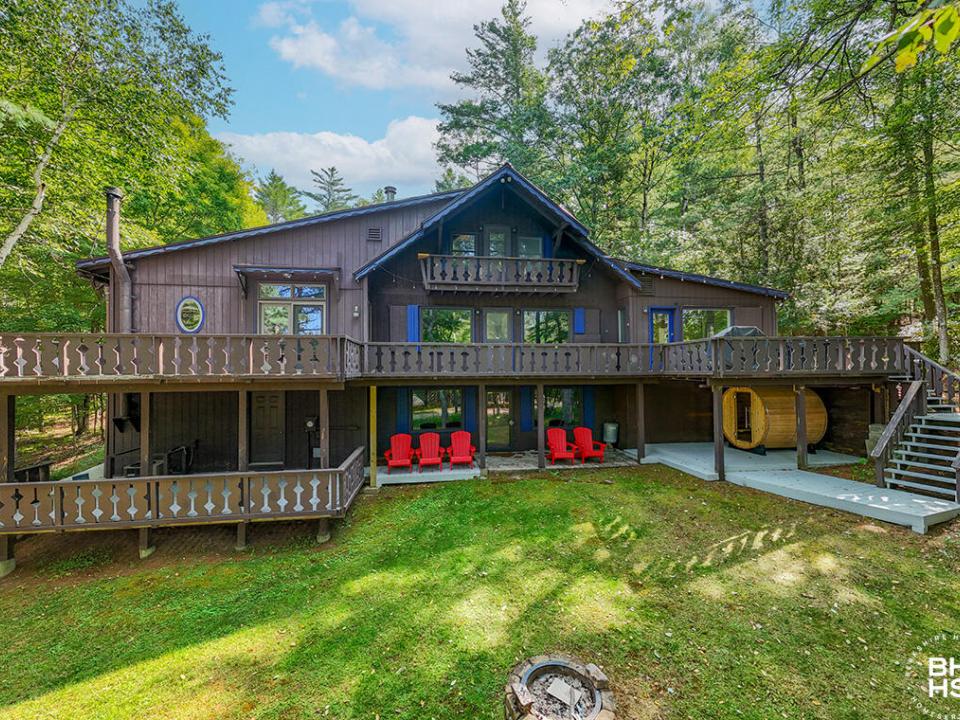 JayHomeOnSignor_A_Exterior_Back JayHomeOnSignor_A_Exterior_Back