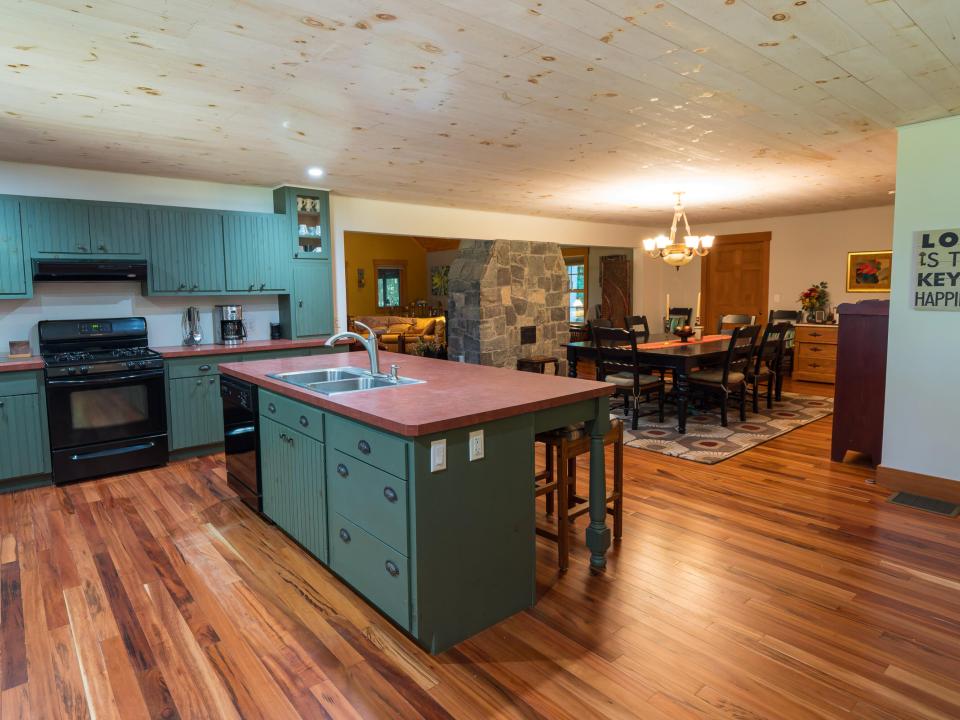 3388 Essex | Lake Champlain