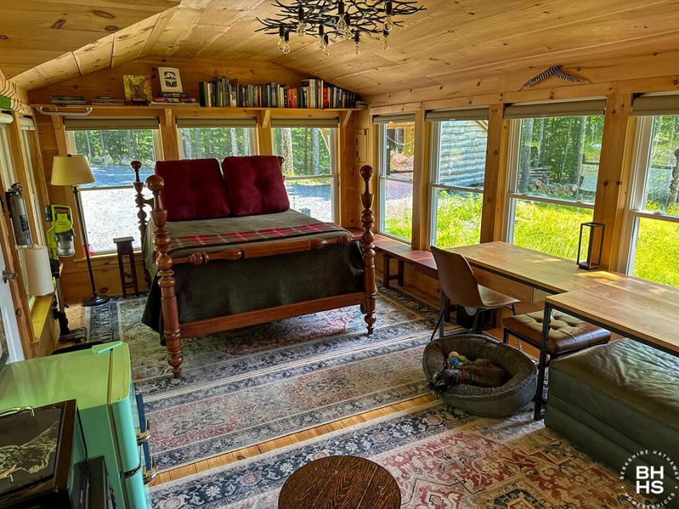 KeeneCabinOnMooseHill_Bed