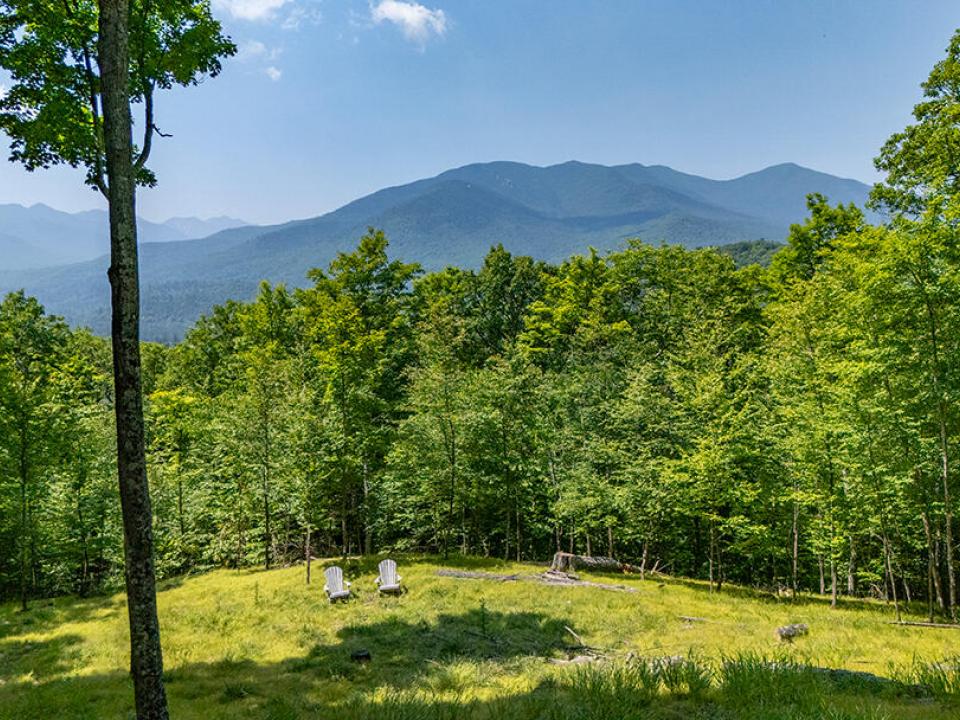 KeeneCabinOnMooseHill_Yard_View_MTN_From