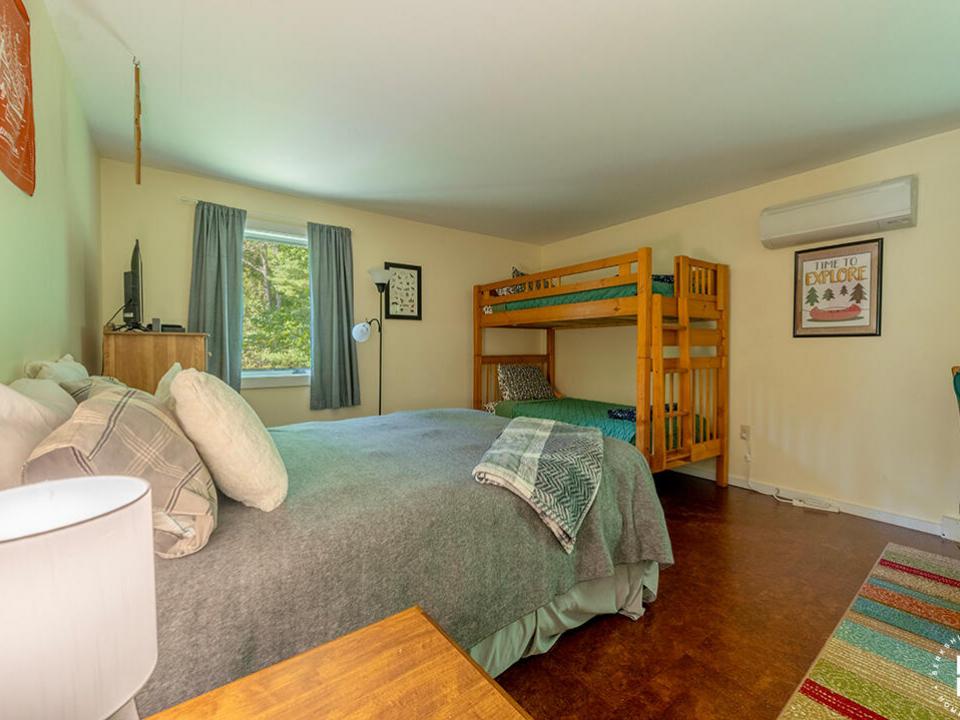 WilmingtonHomeOnHardy_Bedroom4