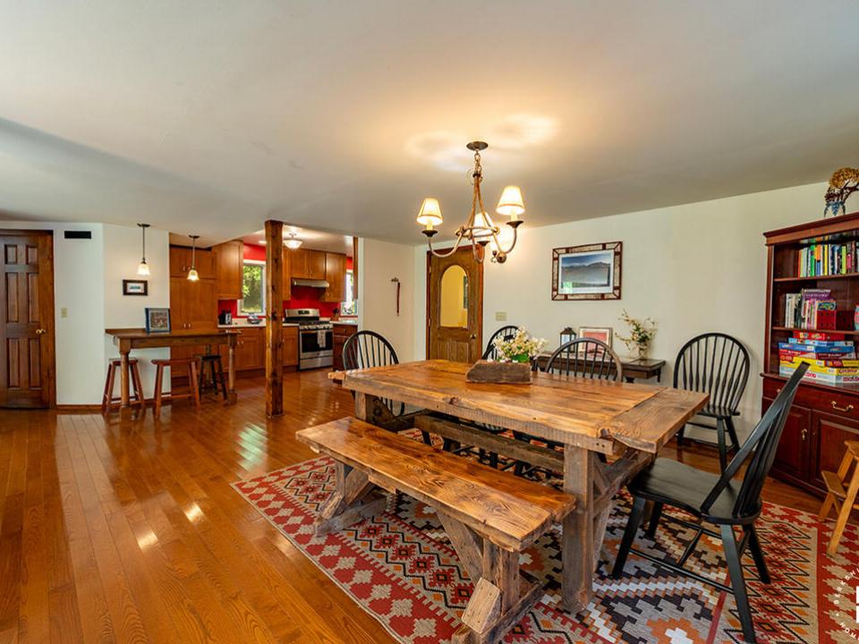 WilmingtonHomeOnHardy_DR_Kitchen