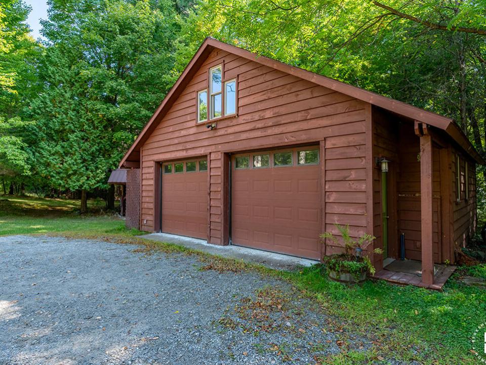 WilmingtonHomeOnHardy_Garage