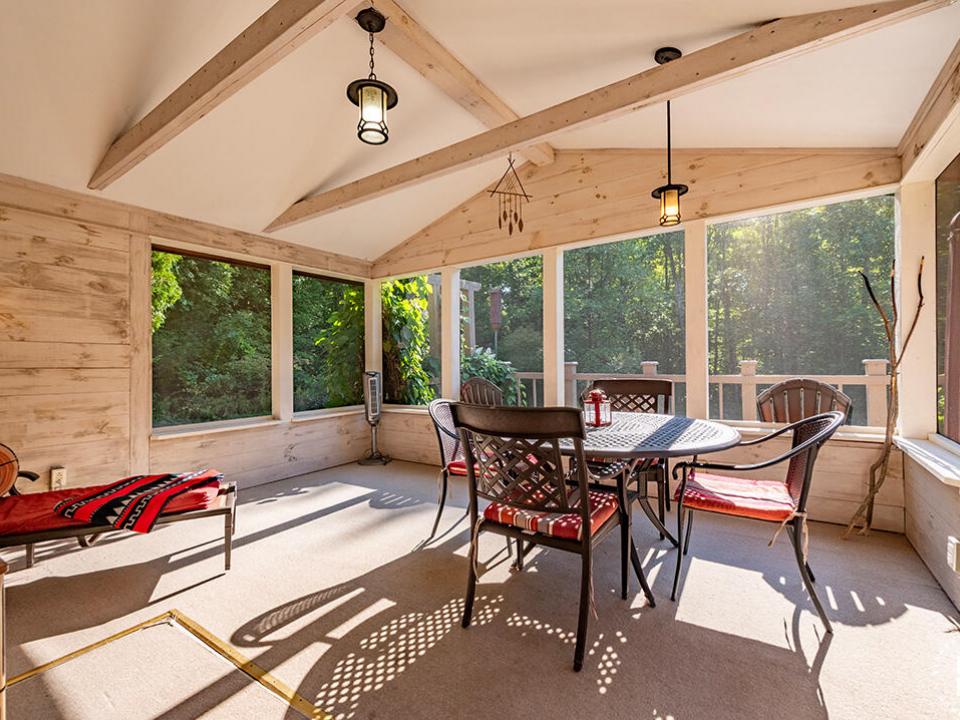 WilmingtonHomeOnHardy_ScreenedPorch