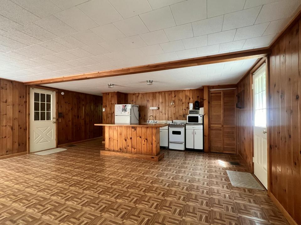 Living Room/Kitchen