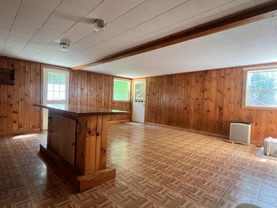 Living Room/Kitchen