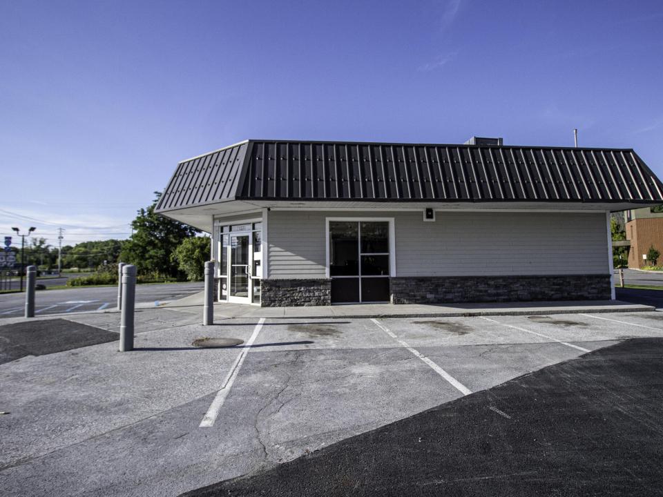 Stewarts - Plattsburgh new - ext III
