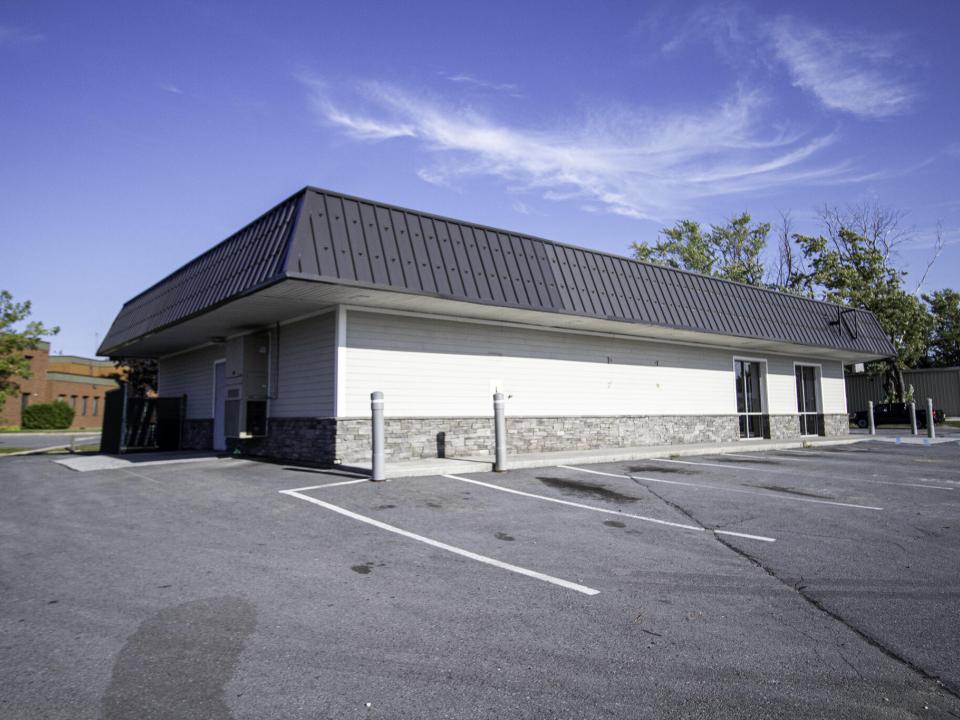 Stewarts - Plattsburgh new - ext rear an