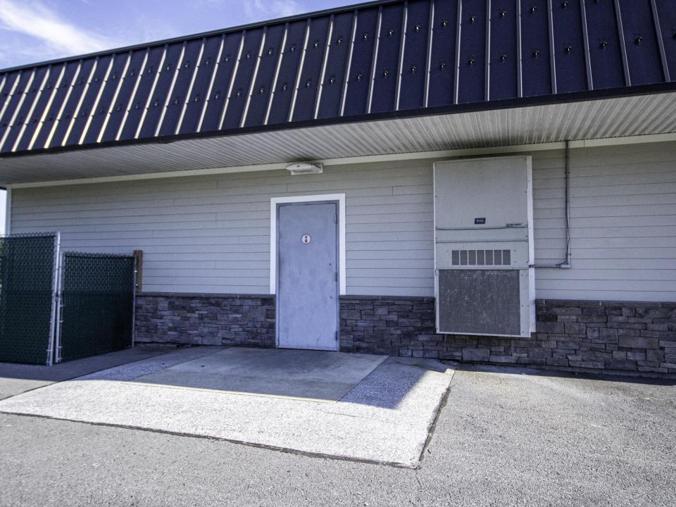 Stewarts - Plattsburgh new - ext rear cl