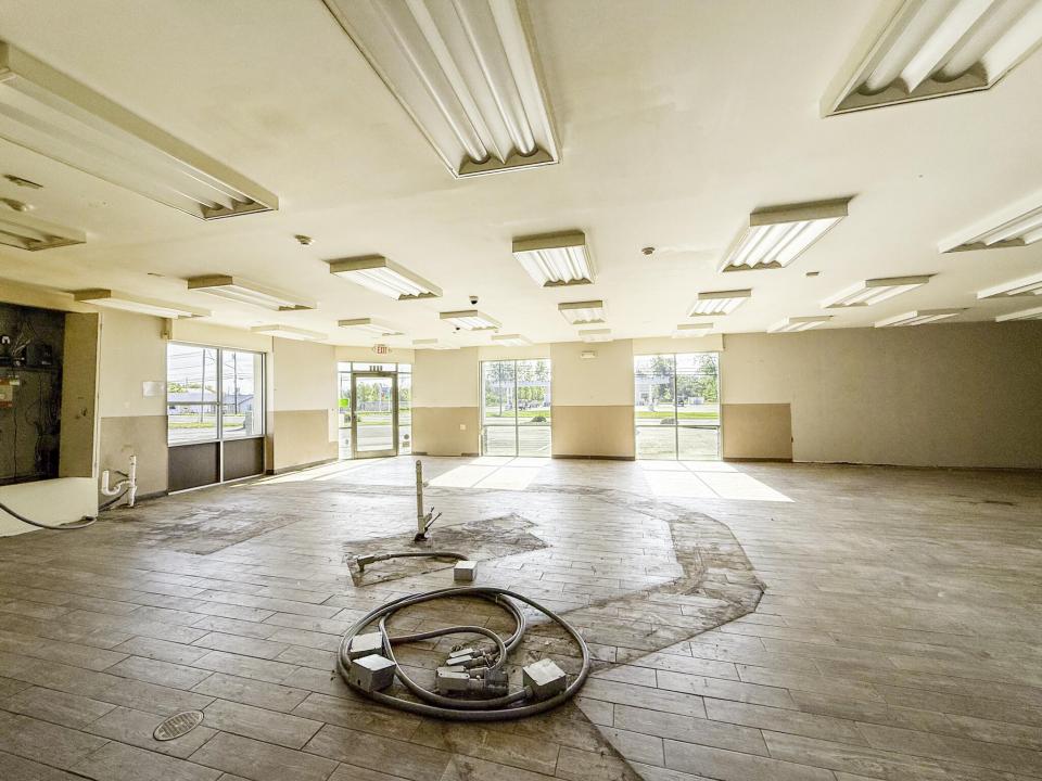 Stewarts - Plattsburgh new - interior II