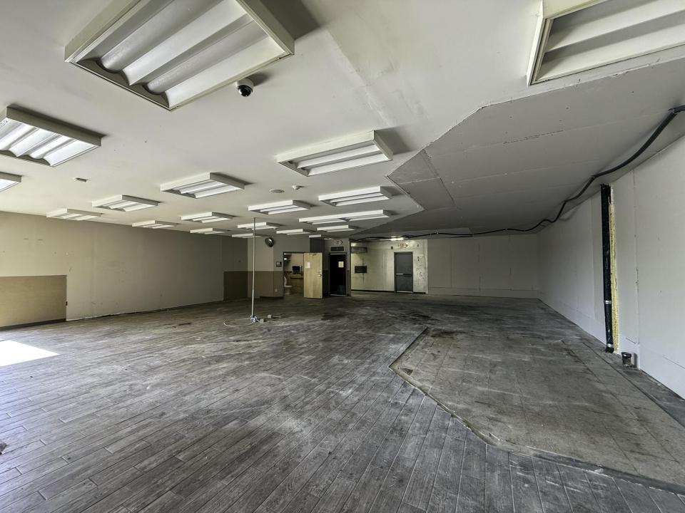 Stewarts - Plattsburgh new - interior II