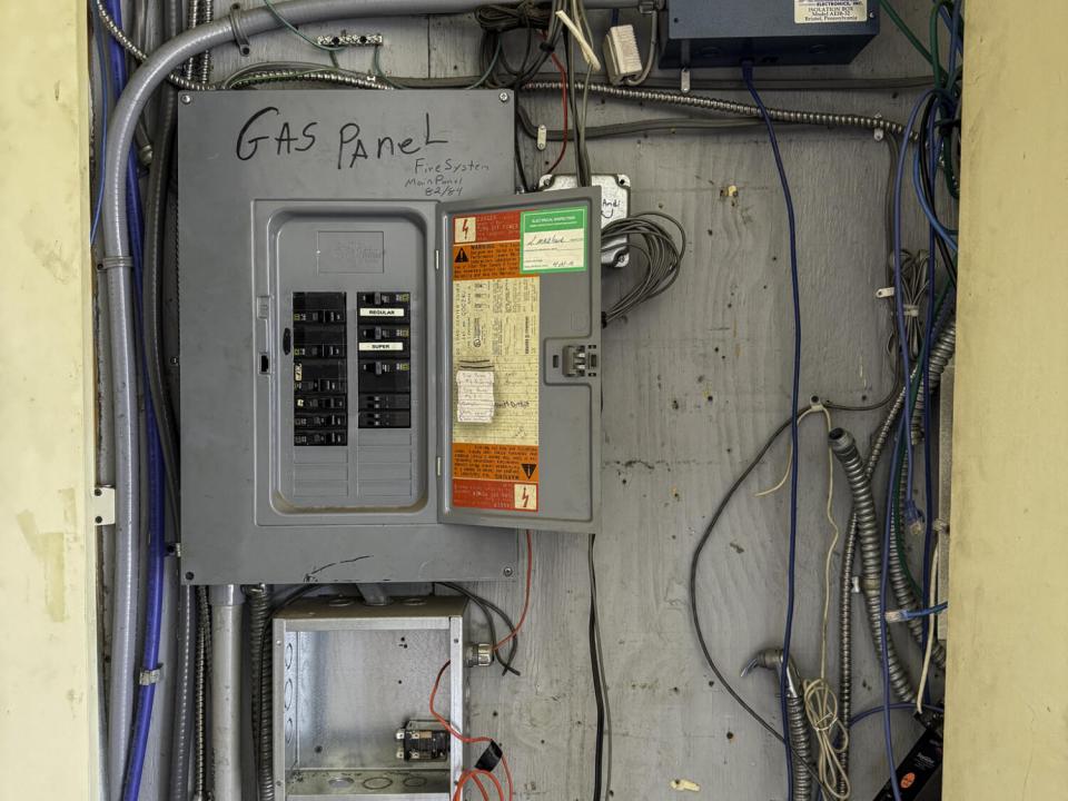 Stewarts - Plattsburgh new - interior me