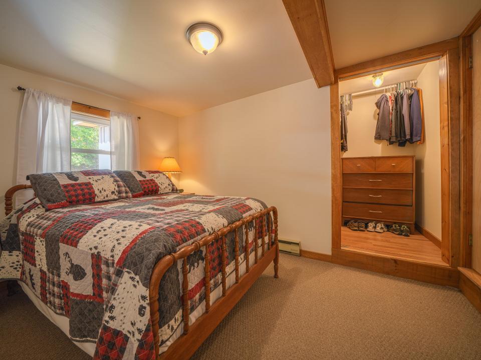 D9CD33CC-3474-4B05-AC95-C368CD77AC94