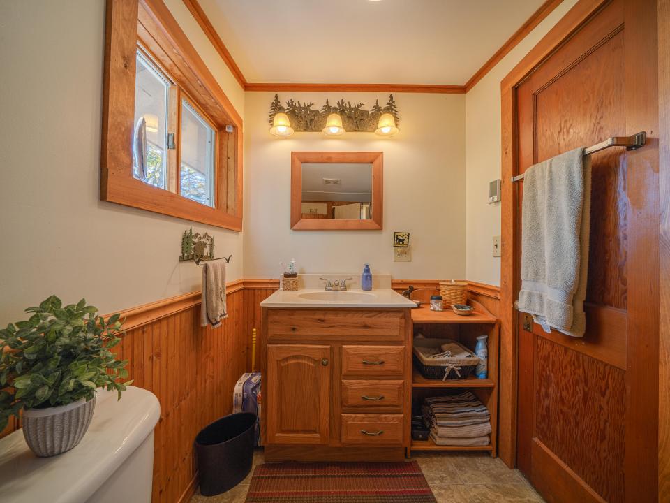 C8EA4CCA-8F9D-4EF8-9712-39460C74304F