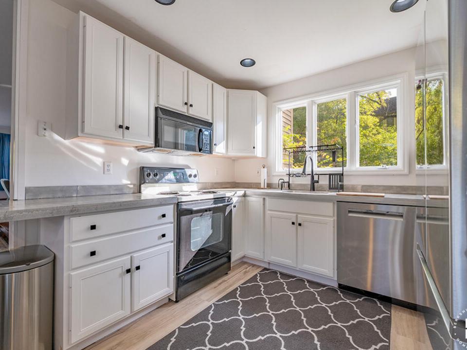 LakePlacidHomeOnSchoolStreet_Kitchen