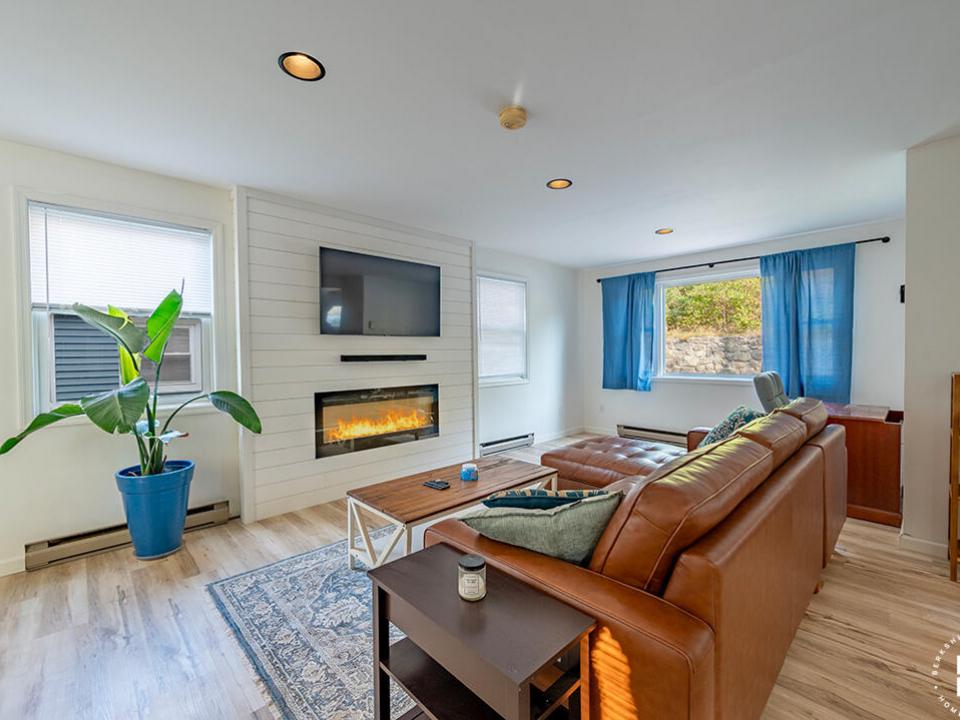 LakePlacidHomeOnSchoolStreet_LivingRoom