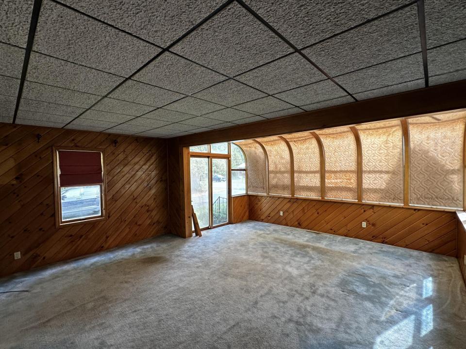 Living Room/Sun Room