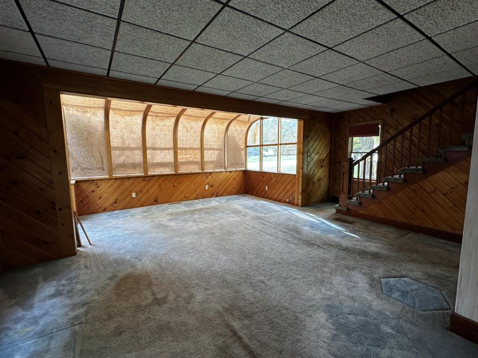 Living Room/Sun Room