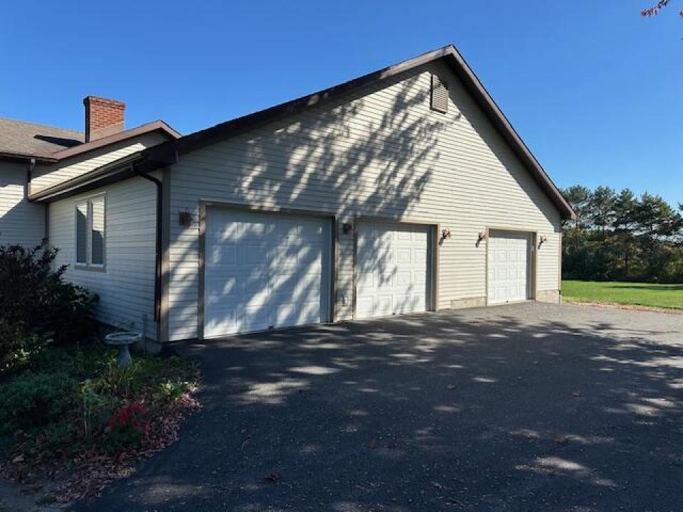3 Car Garage
