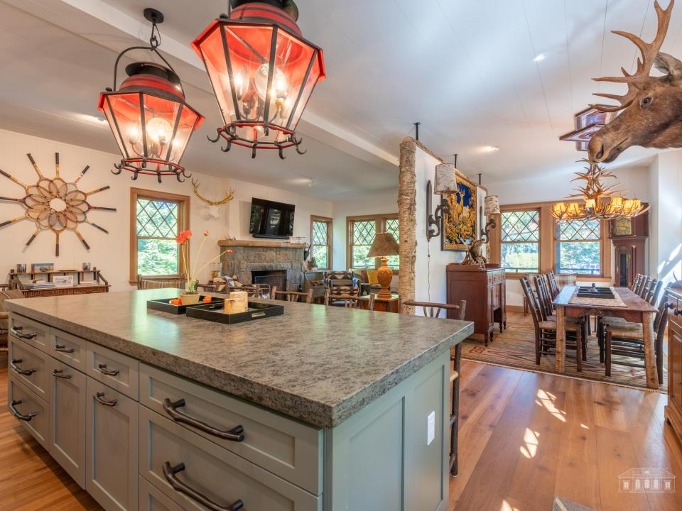 Camp Yellow Birch Interiors-15