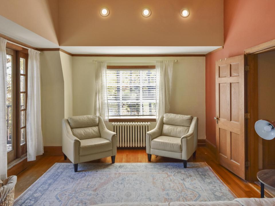 Sitting area primary bedroom