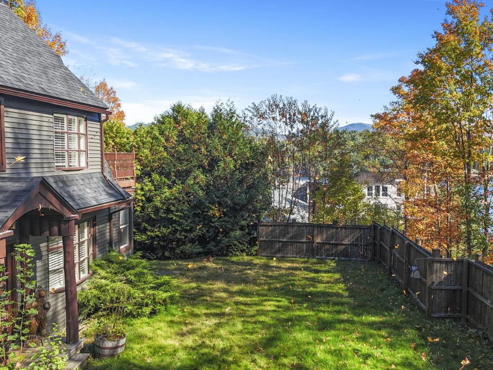 Front Yard is fenced in