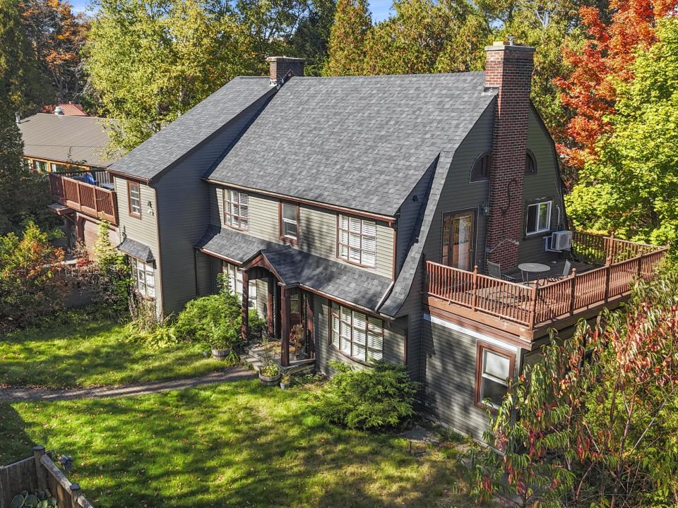 2 Decks on the second level