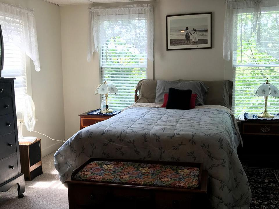 SaranacLakeApartmentBuilding_Bedroom