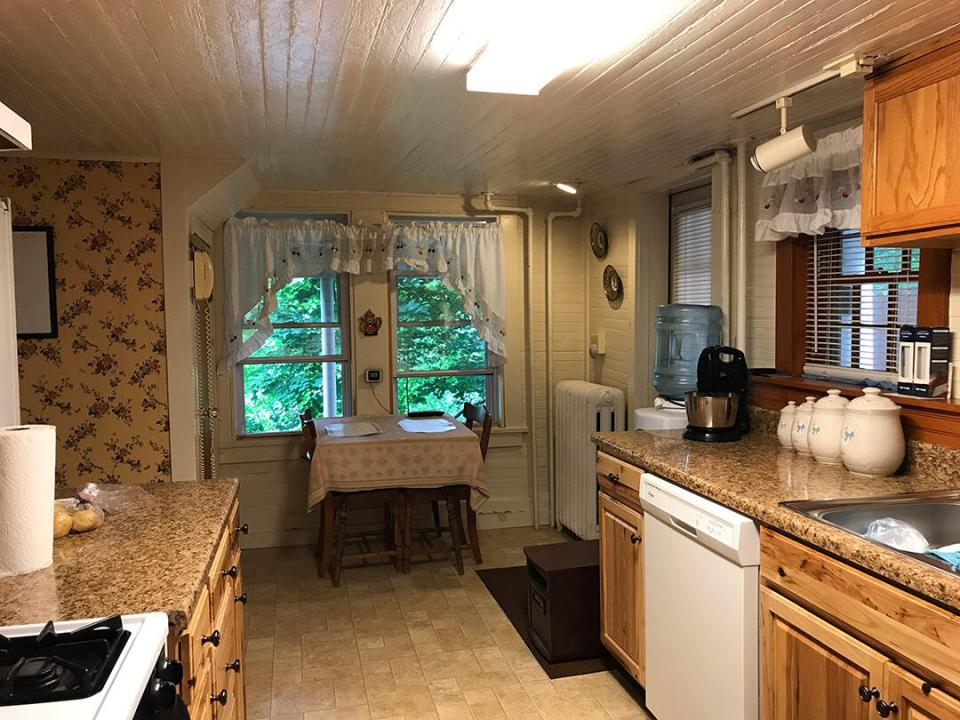 SaranacLakeApartmentBuilding_Kitchen_To_