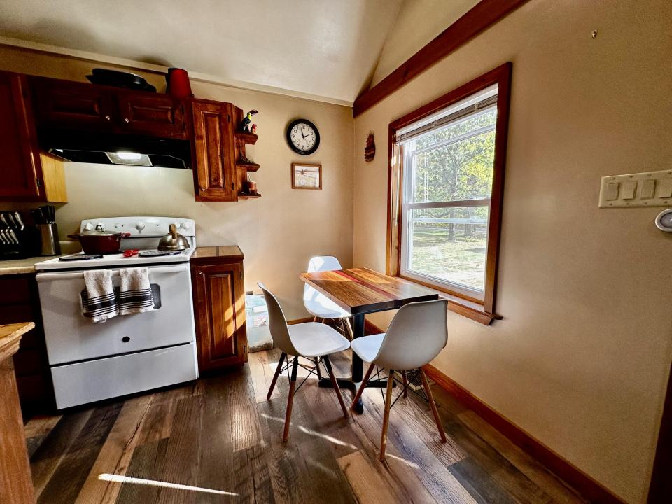 Eat-in Kitchen